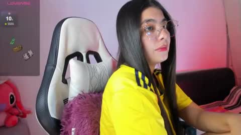Snapshot of aylenmiller_ chatting on 07/08/26, 12:59 Aylen online show from 07/08/26, 12:59