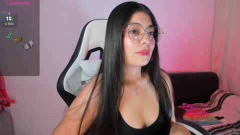Snapshot of aylenmiller_ chatting on 07/09/26, 12:48 Aylen online show from 07/09/26, 12:48