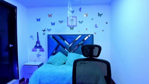 Aylin online show from 12/28/24, 09:19