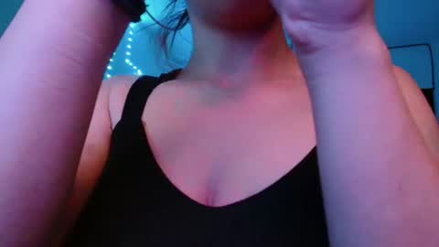 Snapshot of aylin_diazz chatting on 06/26/26, 10:52 Aylin online show from 06/26/26, 10:52
