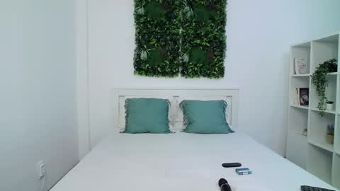 Snapshot of aylin_ross chatting on 01/13/25, 10:45 Aylin Ross online show from 01/13/25, 10:45