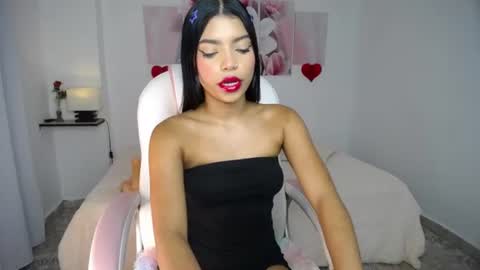 Snapshot of aylin_ross_ chatting on 06/18/26, 04:13 aylin_ross_ online show from 06/18/26, 04:13