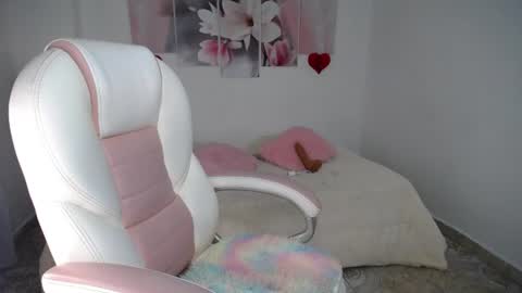 Snapshot of aylin_ross_ chatting on 06/29/26, 11:49 aylin_ross_ online show from 06/29/26, 11:49