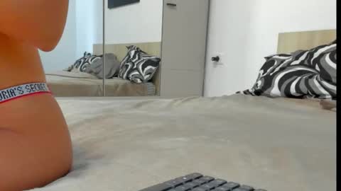 Aylinhazel online show from 09/22/25, 04:47