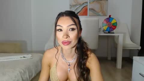 Snapshot of aylinhoney chatting on 03/01/25, 02:15 Aylin online show from 03/01/25, 02:15