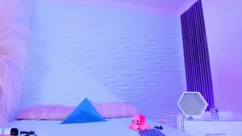 Snapshot of aylinlove_ chatting on 07/05/26, 11:28 aylinlove_ online show from 07/05/26, 11:28