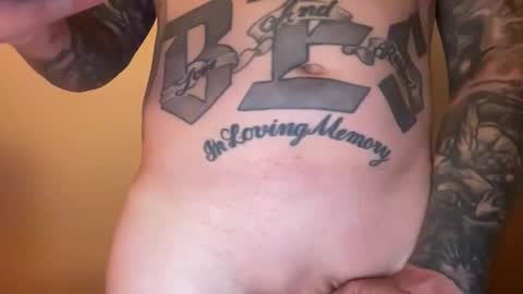 Snapshot of az_tatts chatting on 05/10/26, 01:44 az_tatts online show from 05/10/26, 01:44