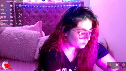 Snapshot of azamy_12 chatting on 01/04/25, 12:05 Amanda online show from 01/04/25, 12:05