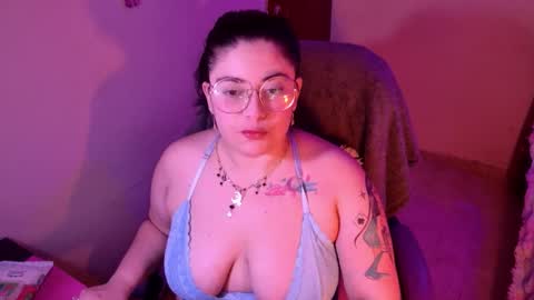 Snapshot of azamy_12 chatting on 10/05/25, 07:07 Amanda online show from 10/05/25, 07:07