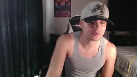 Snapshot of azell19 chatting on 06/08/26, 08:20 azell19 online show from 06/08/26, 08:20