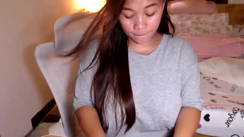 Snapshot of azianalina chatting on 10/16/25, 03:51 Lina online show from 10/16/25, 03:51