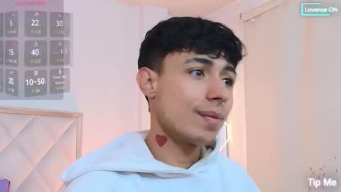 aziel_tay online show from 10/15/25, 11:43