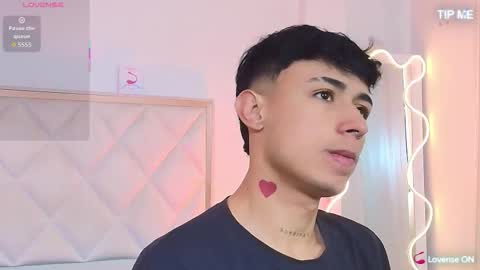 aziel_tay online show from 10/17/25, 11:35