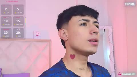 aziel_tay online show from 10/18/25, 11:33