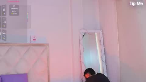 aziel_tay online show from 10/20/25, 11:32