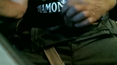 Snapshot of azjohnny chatting on 11/23/25, 08:41 azjohnny online show from 11/23/25, 08:41