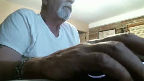 Snapshot of azjohnny chatting on 03/20/26, 03:44 azjohnny online show from 03/20/26, 03:44