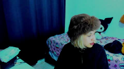 Azu Moure online show from 03/27/26, 04:18