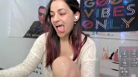 Snapshot of azucenaxxxgp chatting on 01/16/25, 06:37 Azucena R online show from 01/16/25, 06:37