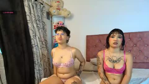 Snapshot of azul_honey chatting on 07/19/26, 11:25 HONEY AZUL online show from 07/19/26, 11:25