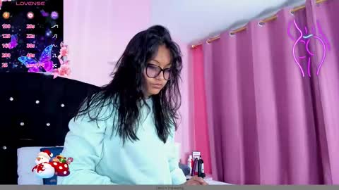 Snapshot of azul_moon chatting on 12/14/25, 04:07 azul_moon online show from 12/14/25, 04:07