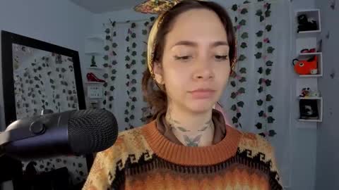 Snapshot of azumi_saan chatting on 11/17/25, 02:17 azumi saan online show from 11/17/25, 02:17