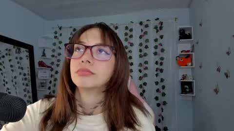 Snapshot of azumi_saan chatting on 12/04/25, 03:05 azumi saan online show from 12/04/25, 03:05