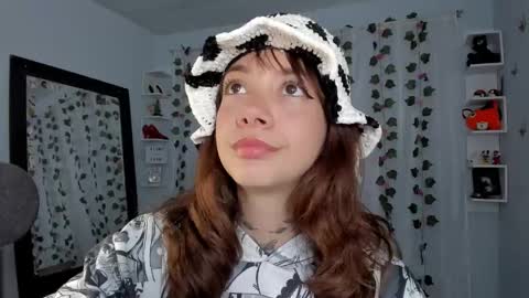 Snapshot of azumi_saan chatting on 01/13/26, 02:17 azumi saan online show from 01/13/26, 02:17