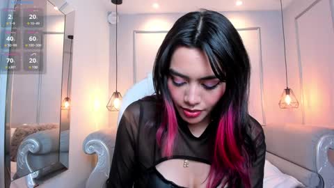 Azura online show from 01/29/25, 10:43