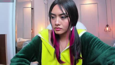 Azura online show from 03/12/25, 01:47