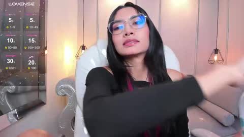 Azura online show from 09/08/25, 07:24