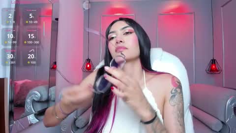 Azura online show from 12/18/25, 07:20