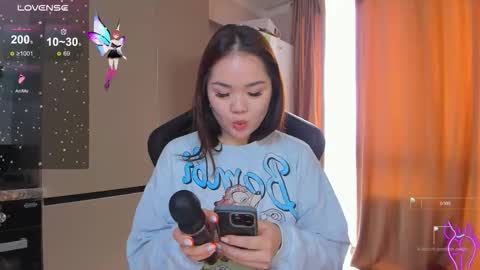 azure_moon online show from 11/15/25, 09:17