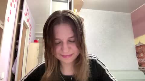 Snapshot of azzieheberly chatting on 07/01/26, 06:07 Niki online show from 07/01/26, 06:07