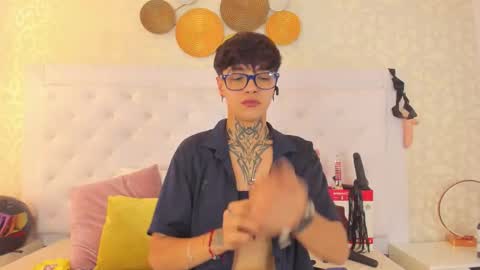 Anny online show from 10/19/25, 07:36