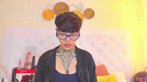 Anny online show from 11/16/25, 02:17