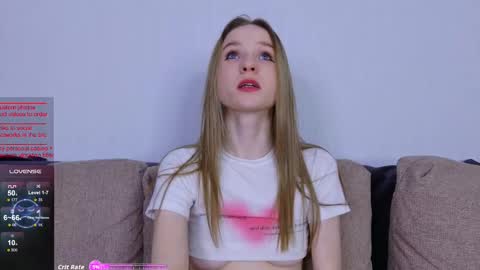 b4by_emilia online show from 11/10/25, 06:23