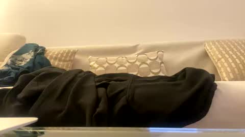 benito online show from 12/03/25, 08:40