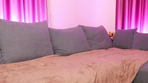 Alessia online show from 11/23/25, 08:52