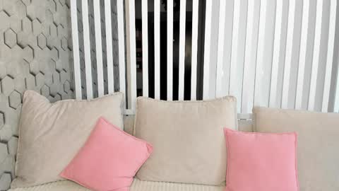 Monica online show from 04/05/26, 02:31