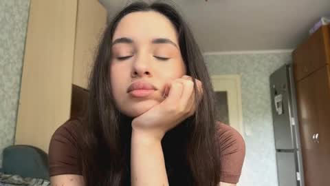 Snapshot of babarashreck chatting on 05/19/26, 09:59 Caroline online show from 05/19/26, 09:59