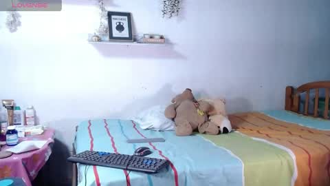 Snapshot of babby_swet chatting on 05/11/26, 12:00 babby_swet online show from 05/11/26, 12:00