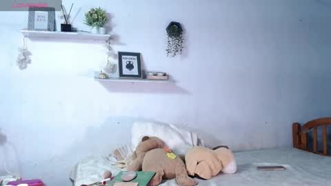Snapshot of babby_swet chatting on 06/08/26, 10:37 babby_swet online show from 06/08/26, 10:37