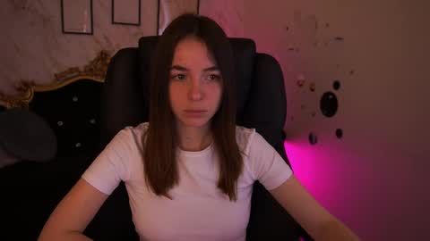 Snapshot of babe_dollie chatting on 05/05/26, 06:32 Babe online show from 05/05/26, 06:32