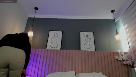 Snapshot of babe_sophiee chatting on 10/05/25, 12:47 babe_sophiee online show from 10/05/25, 12:47