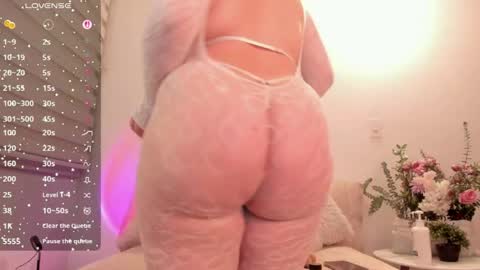 Snapshot of babe_sophiee1 chatting on 05/30/26, 05:15 babe_sophiee1 online show from 05/30/26, 05:15