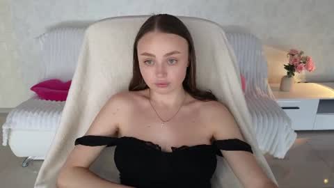 Snapshot of baby_emmaa chatting on 07/15/26, 09:14 Baby emmaa online show from 07/15/26, 09:14
