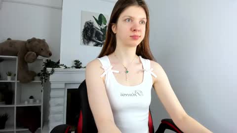 Snapshot of baby_evalena chatting on 03/11/25, 09:02 Evalena maybe just Eva online show from 03/11/25, 09:02