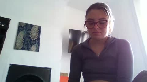 baby_girls2224 online show from 04/24/26, 08:28