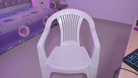 baby_glow01 online show from 11/07/25, 01:00